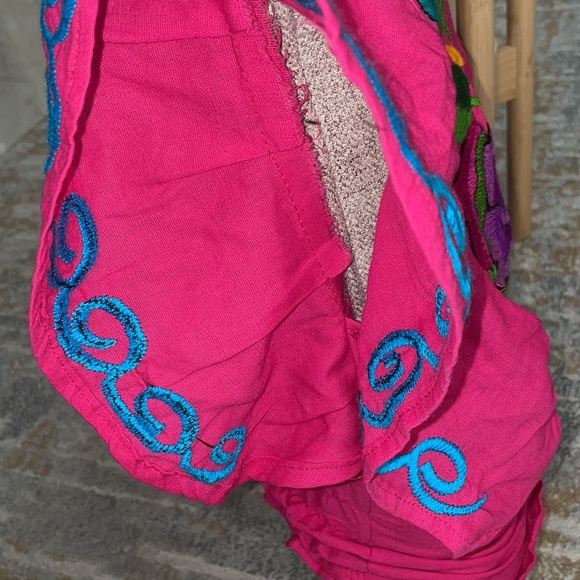 Beautiful Lovely top floral needed - Picture 7 of 10